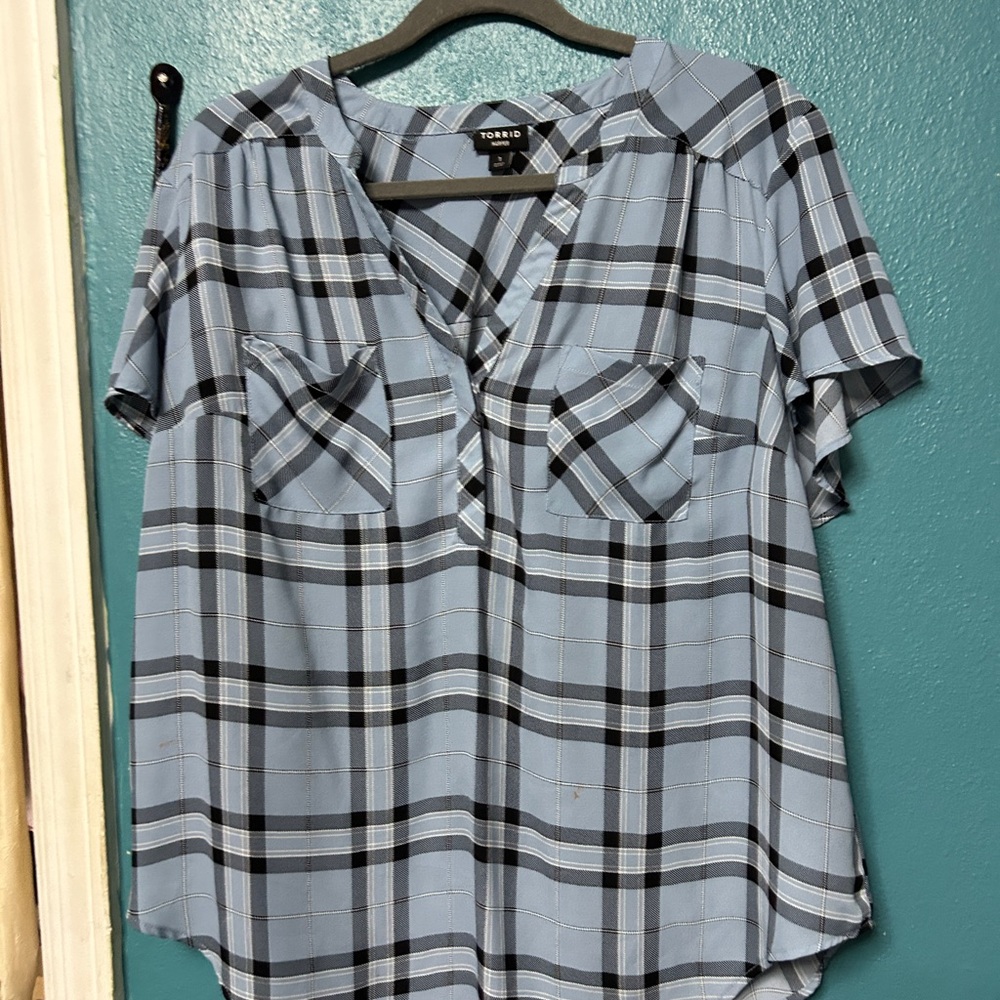 Torrid Harper Light Blue Plaid Blouse Front Pockets 1X 14-16